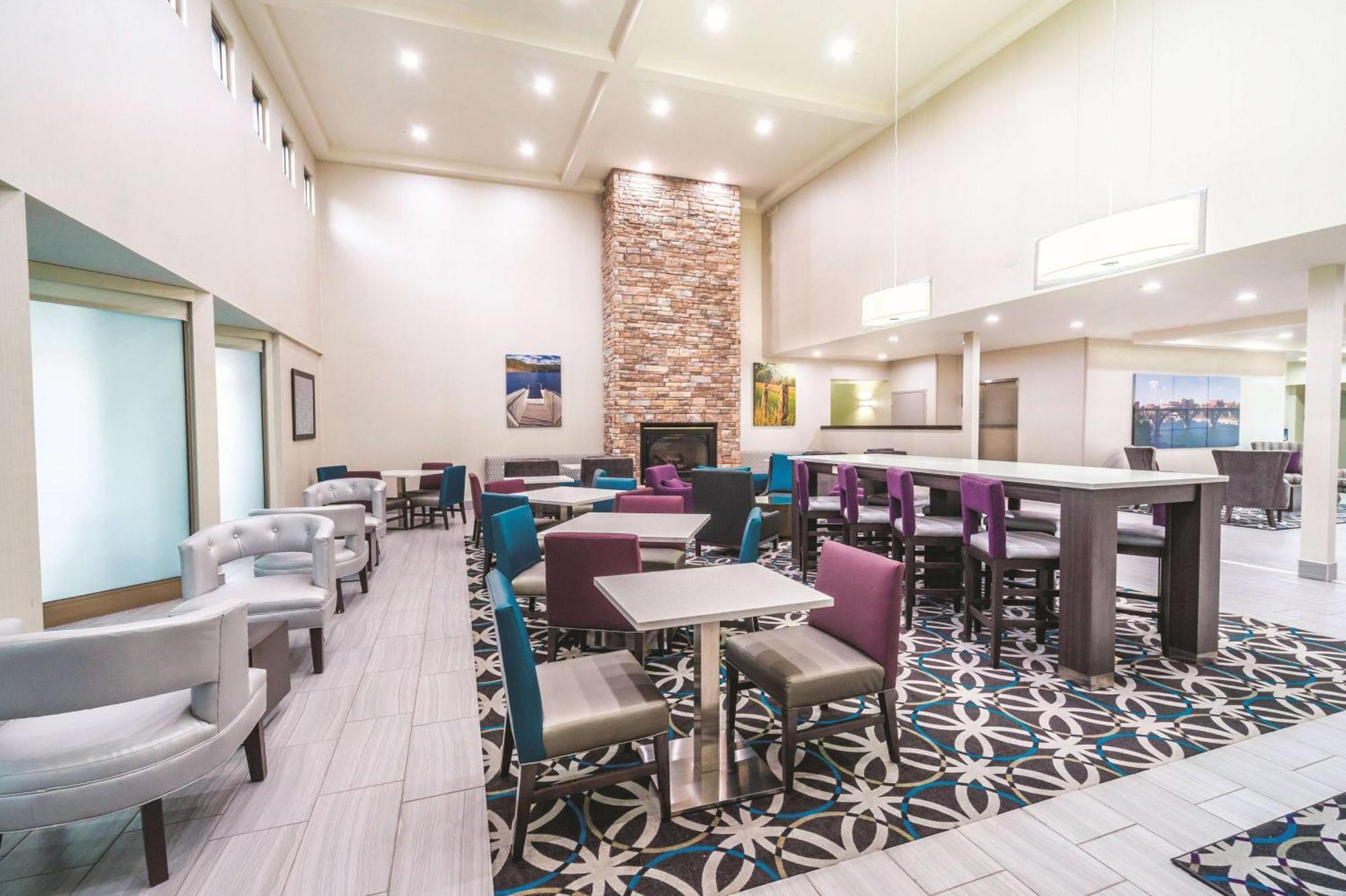 La Quinta By Wyndham Loudon Hotel Bagian luar foto