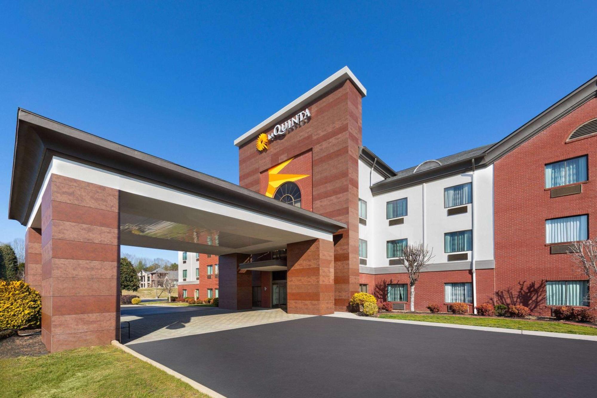 La Quinta By Wyndham Loudon Hotel Bagian luar foto