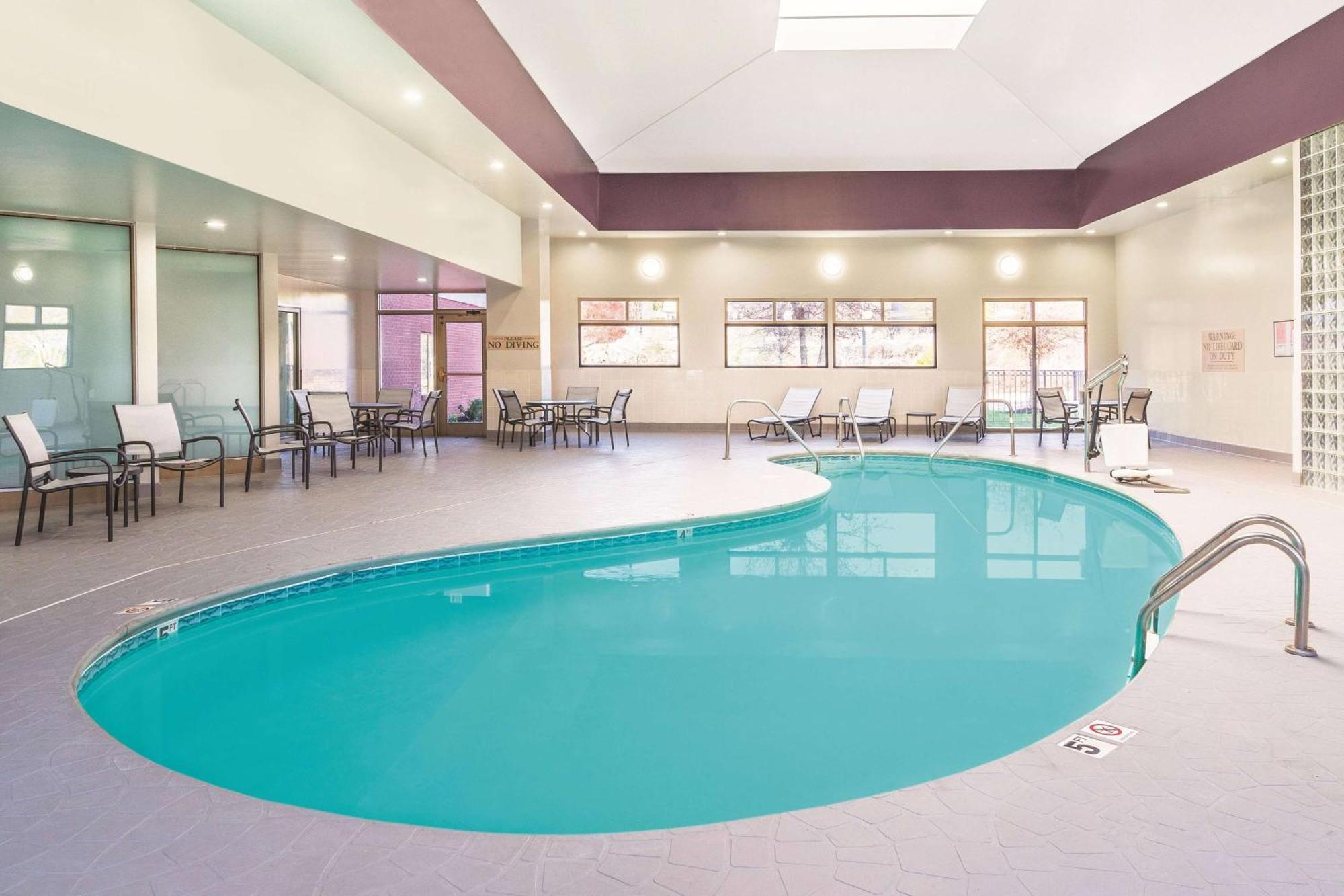 La Quinta By Wyndham Loudon Hotel Bagian luar foto