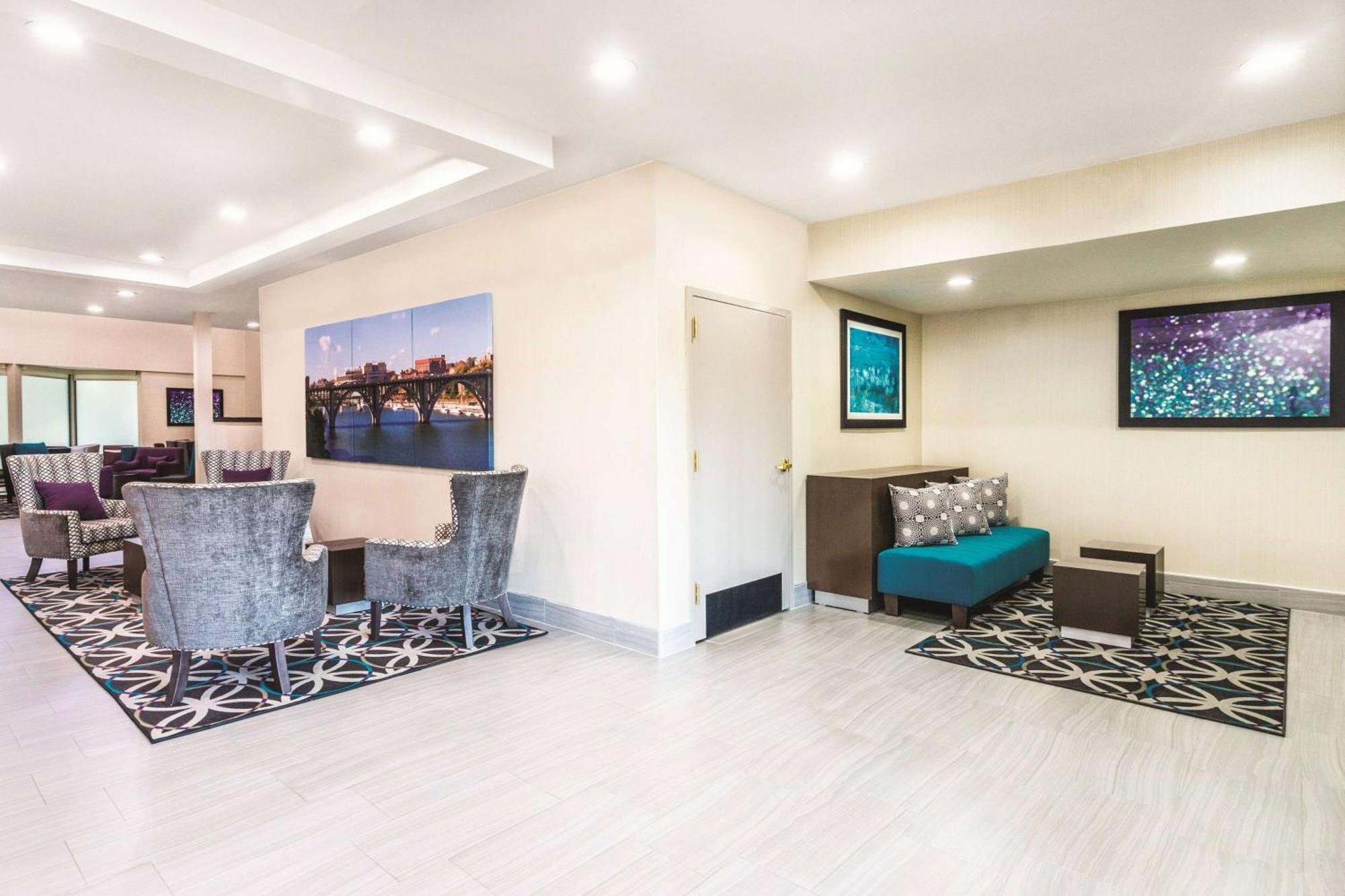 La Quinta By Wyndham Loudon Hotel Bagian luar foto