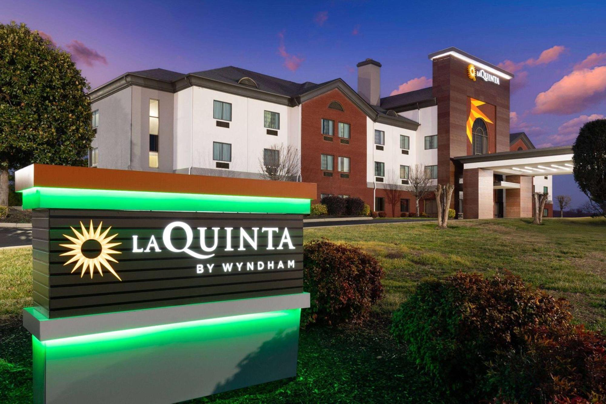 La Quinta By Wyndham Loudon Hotel Bagian luar foto