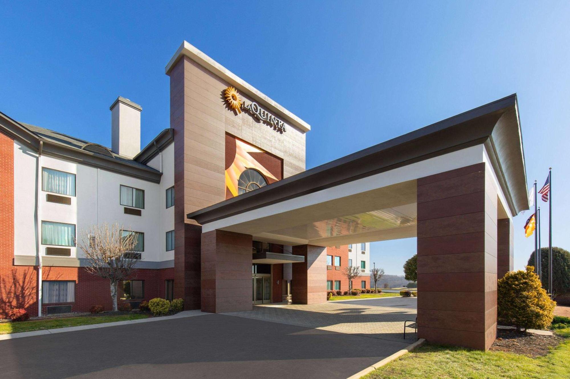 La Quinta By Wyndham Loudon Hotel Bagian luar foto