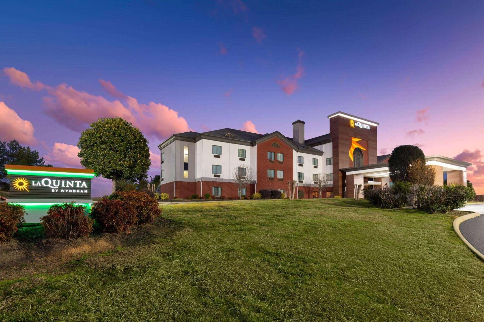 La Quinta By Wyndham Loudon Hotel Bagian luar foto