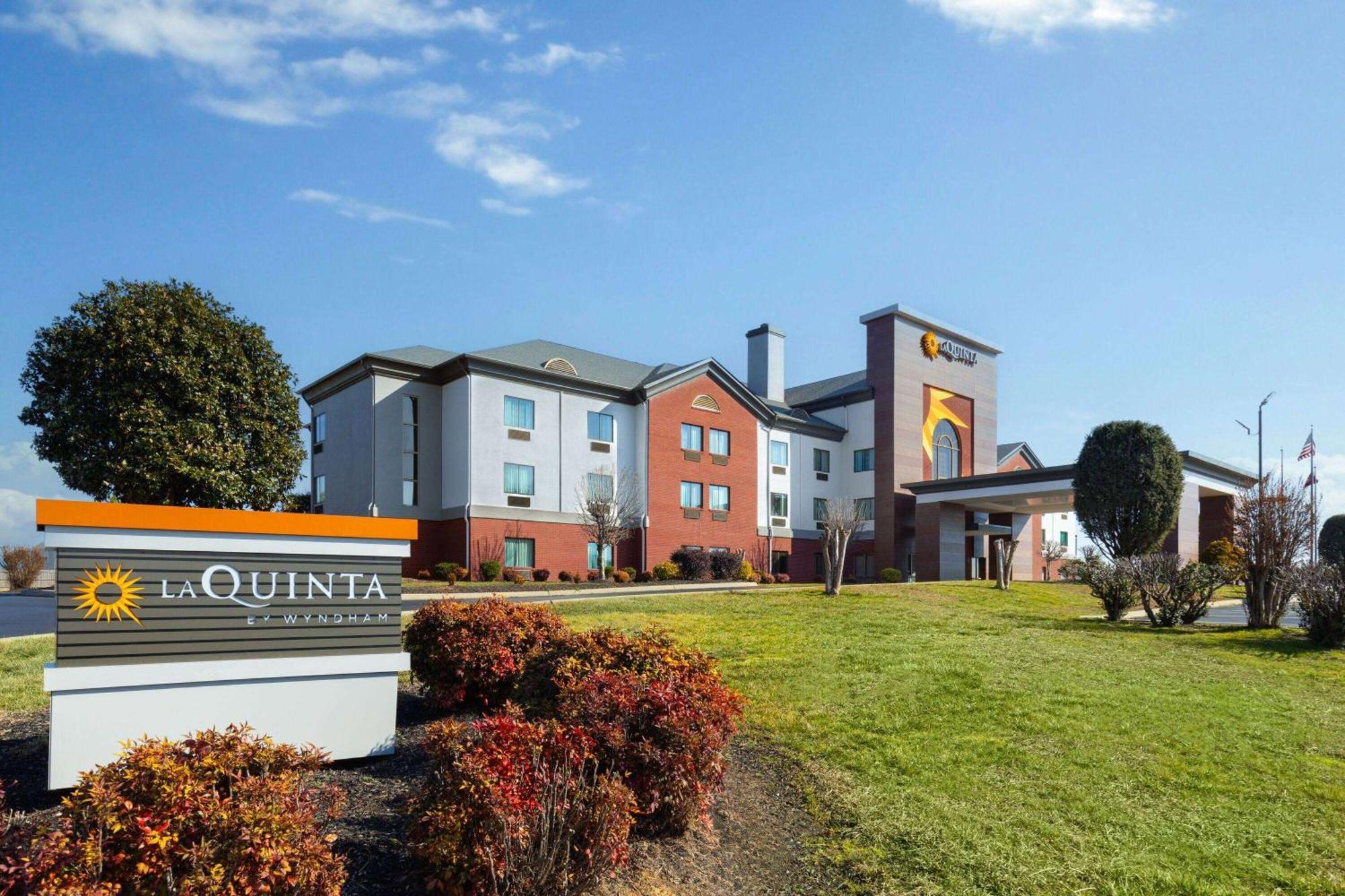 La Quinta By Wyndham Loudon Hotel Bagian luar foto