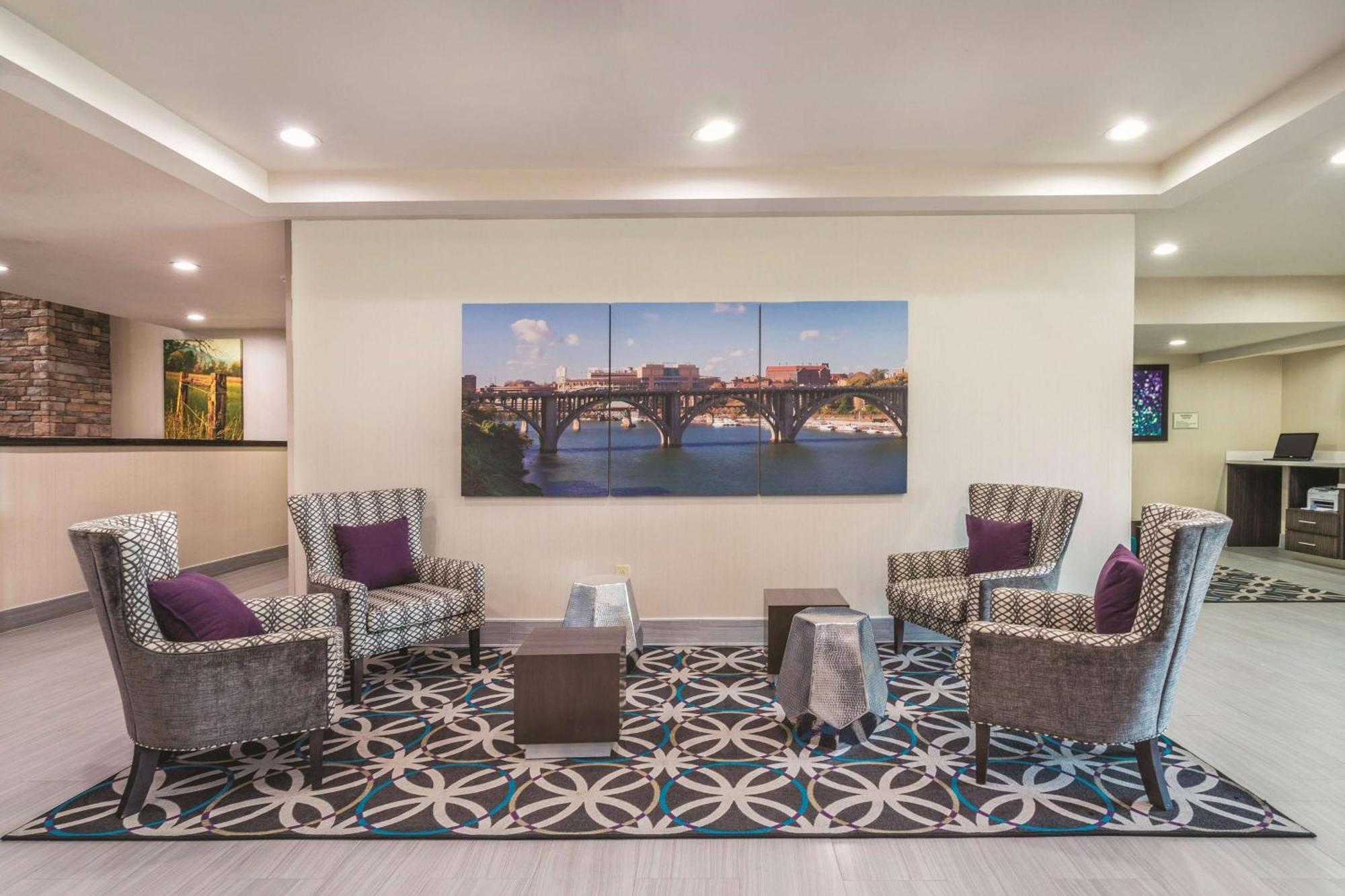 La Quinta By Wyndham Loudon Hotel Bagian luar foto